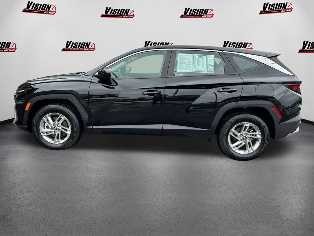 Certified 2025 Hyundai Tucson SE image 8