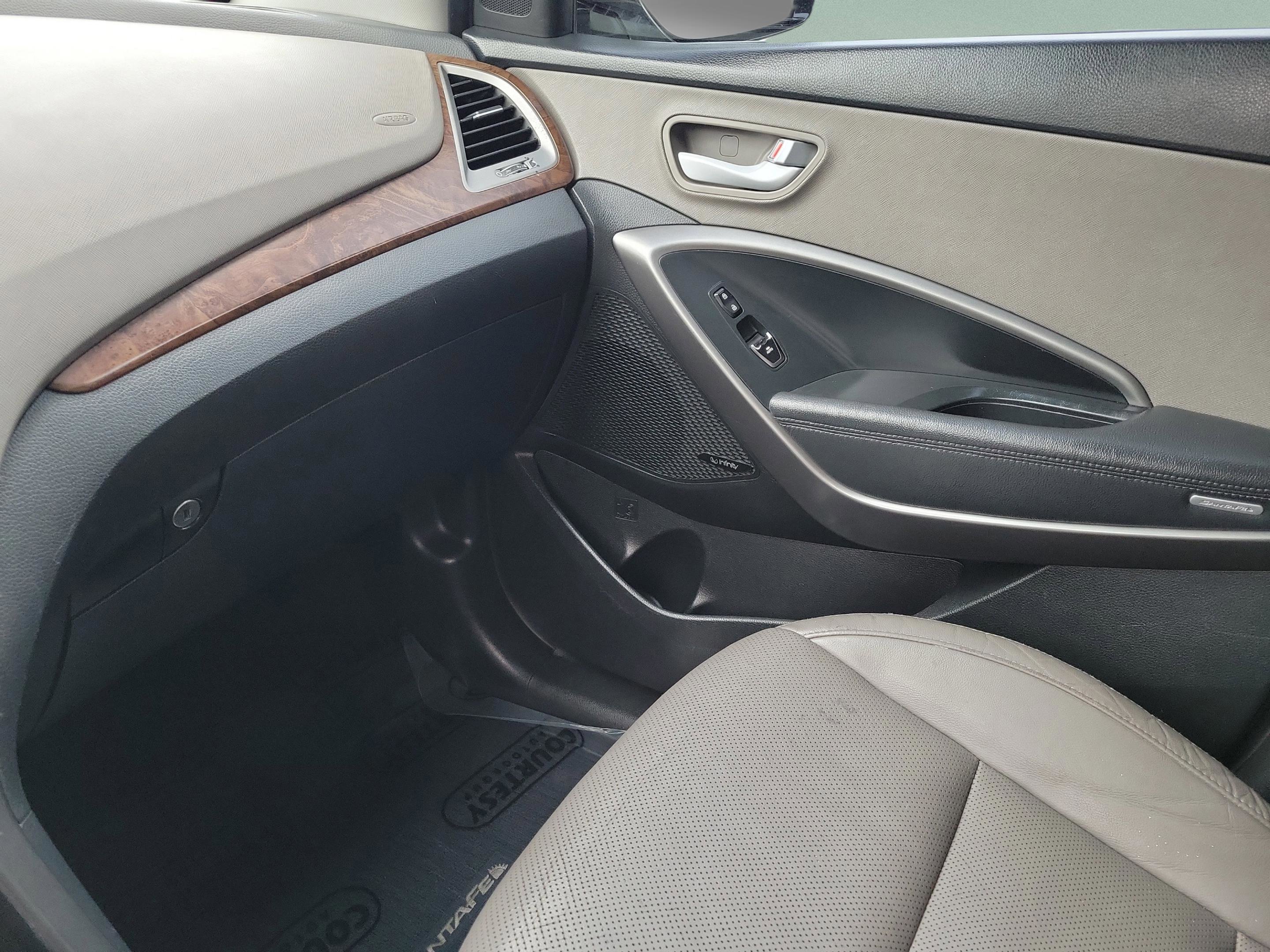Used 2017 Hyundai Santa Fe AWD w/ SE Ultimate Tech Package 03 image 21