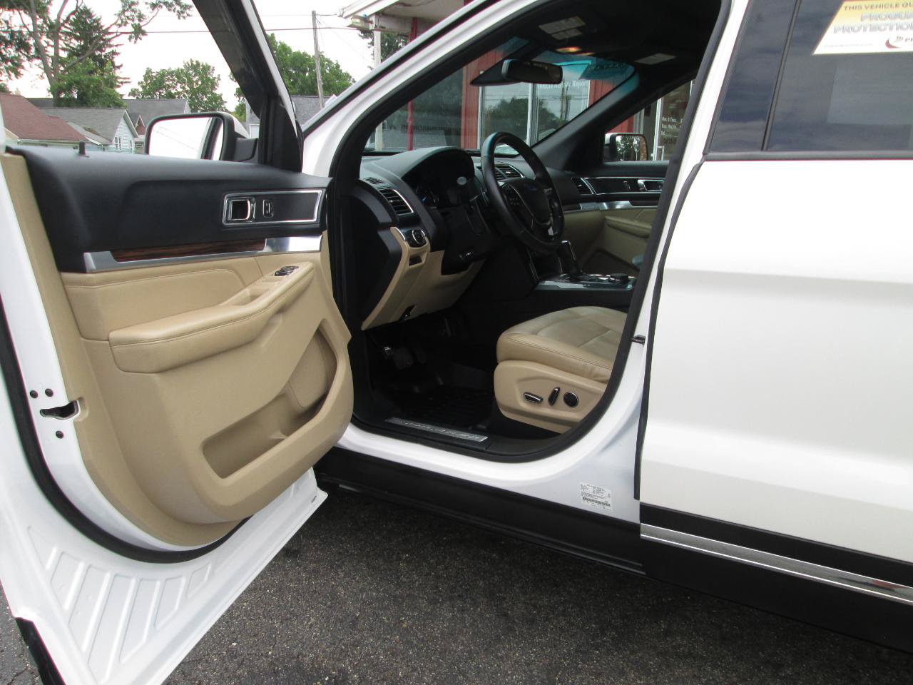 Used 2016 Ford Explorer Limited w/ Equipment Group 301A AWD/4WD image 19