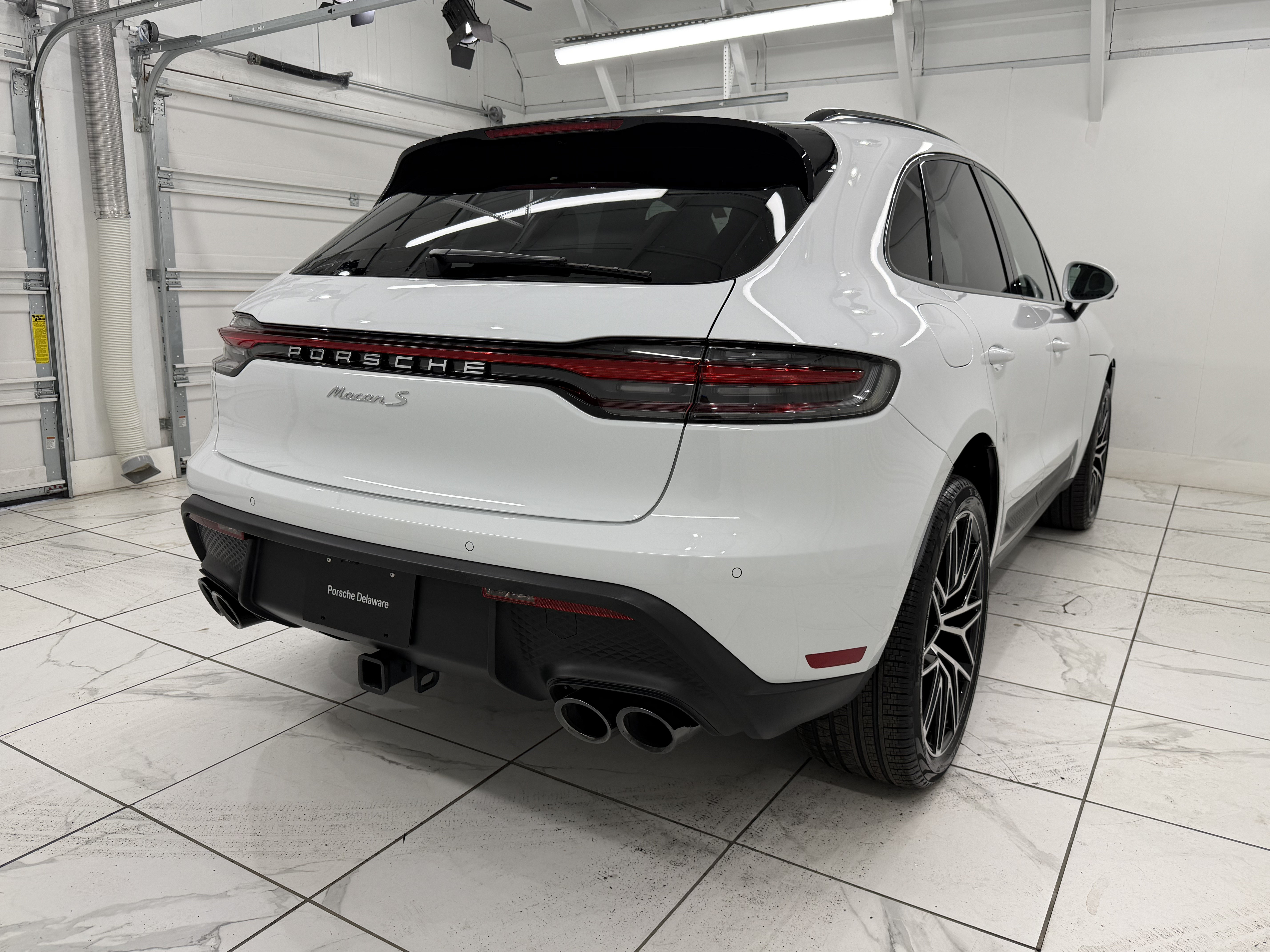 Certified 2024 Porsche Macan S AWD/4WD image 12