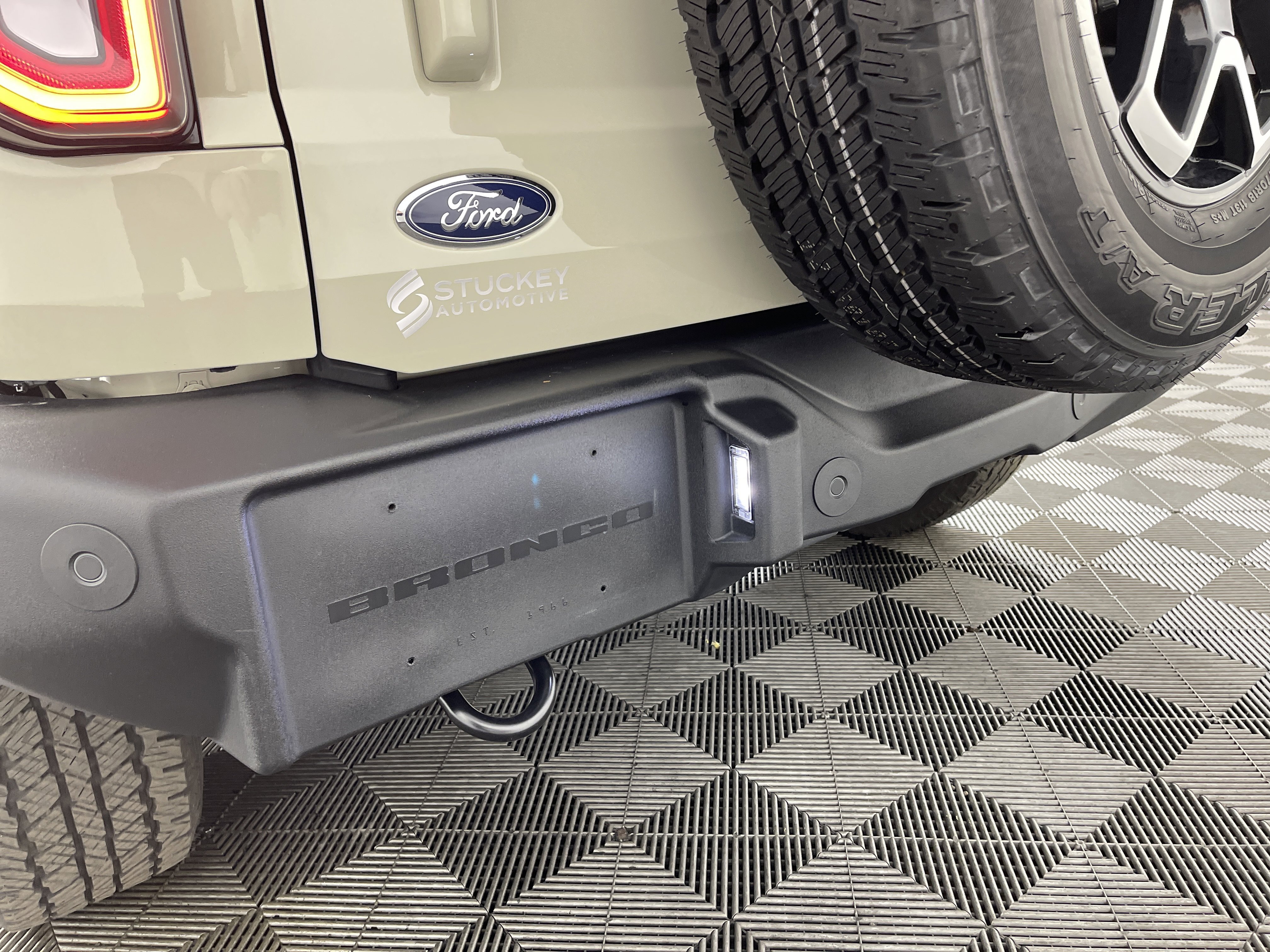 Used 2025 Ford Bronco Outer Banks image 6