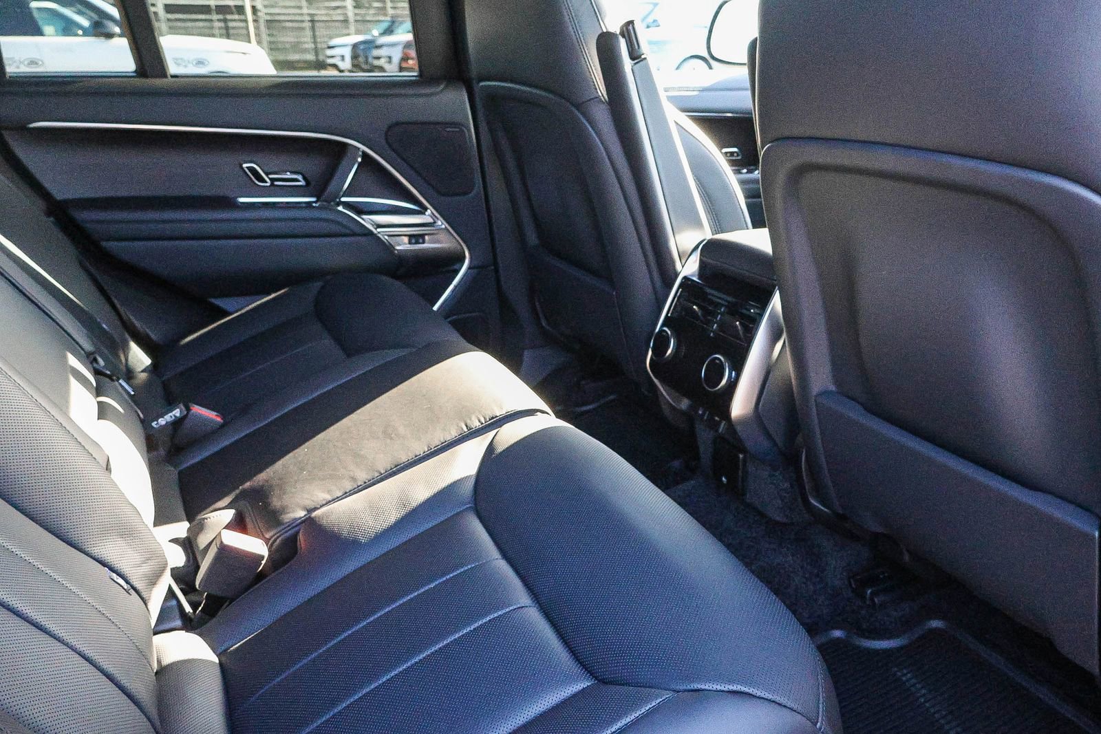 New 2026 Land Rover Range Rover SE image 20