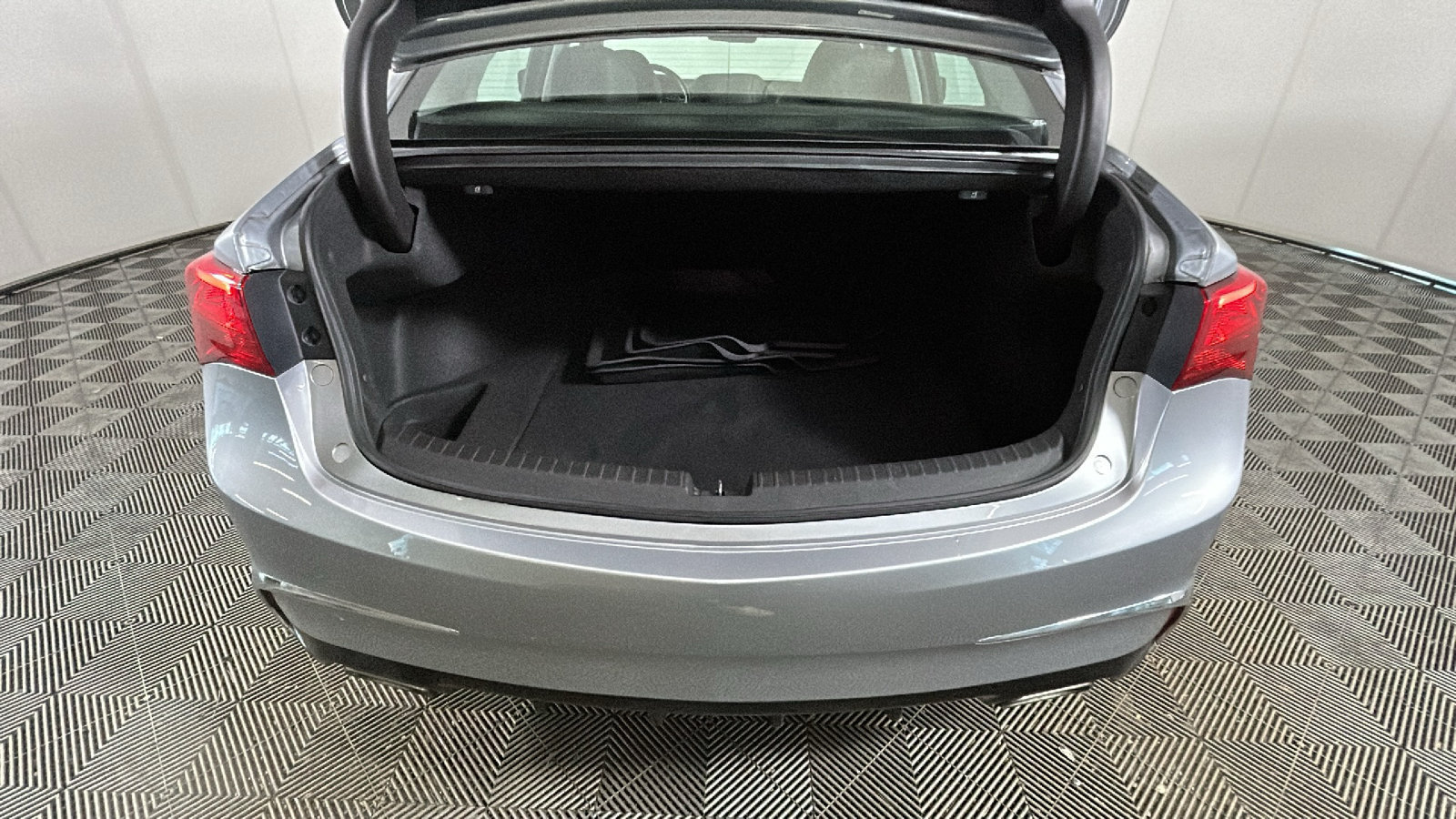 Used 2018 Acura TLX V6 SH-AWD image 31