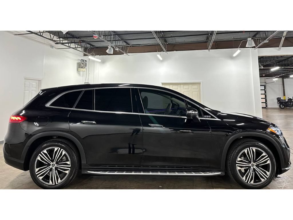 Used 2023 Mercedes-Benz EQS 450+ SUV image 11