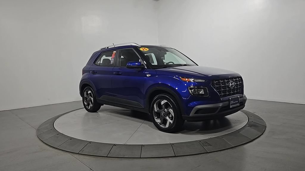 Certified 2025 Hyundai Venue SEL FWD image 9