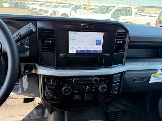 New 2025 Ford F550 4x4 Crew Cab image 9