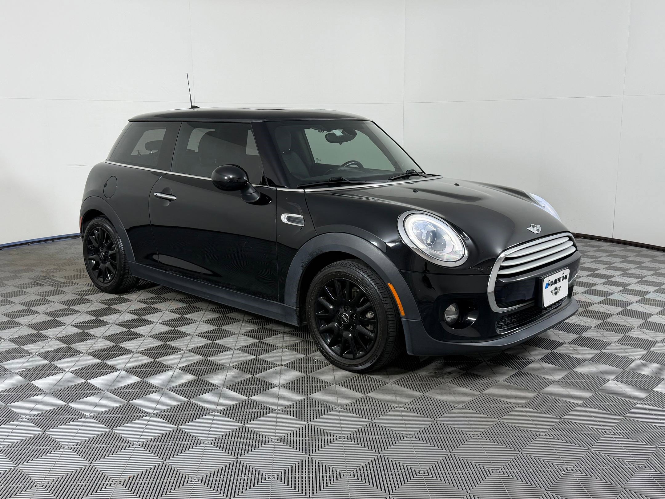 Used 2015 MINI Cooper 2-Door Hardtop image 7