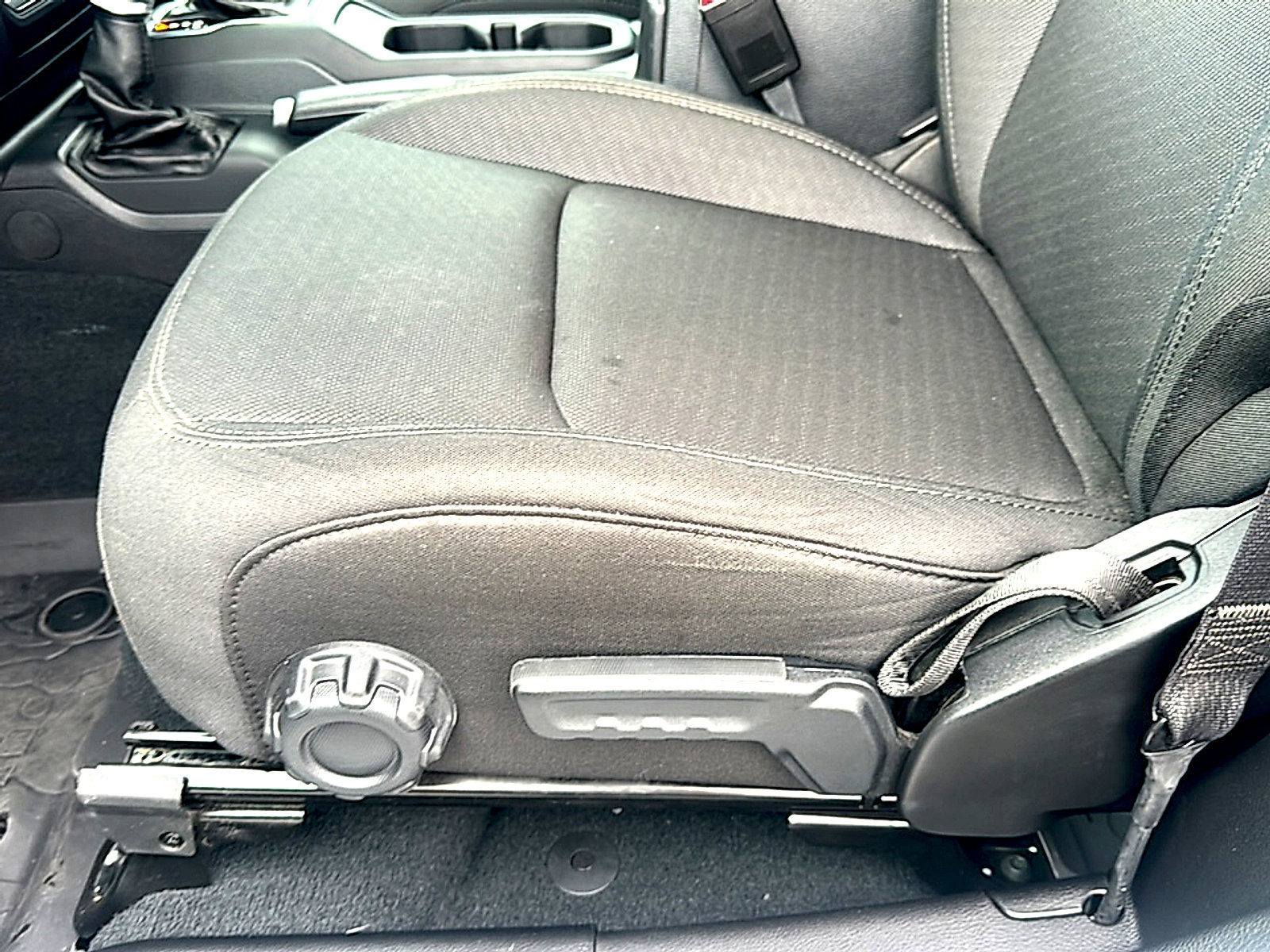 Used 2022 Jeep Wrangler Sport image 15