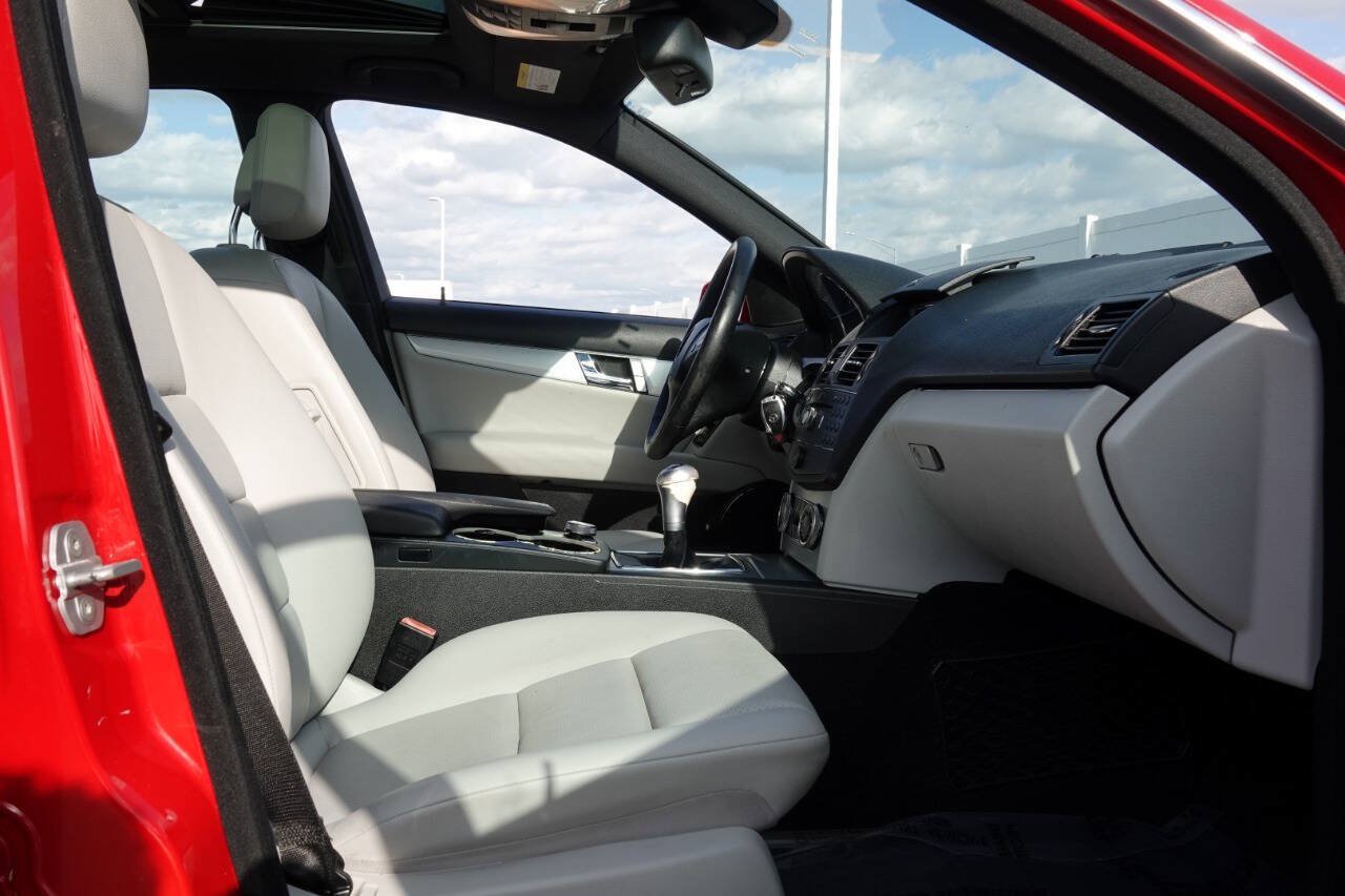 Used 2010 Mercedes-Benz C 300 Sedan image 67