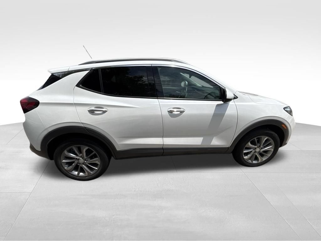 Used 2022 Buick Encore GX Essence w/ Experience Buick Package AWD/4WD image 8