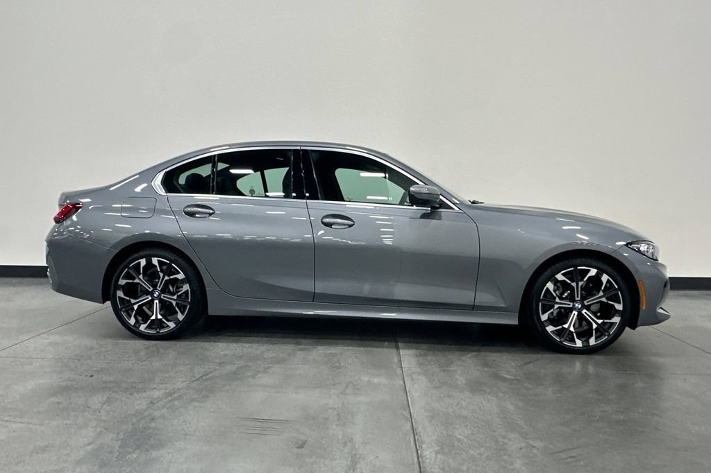 Used 2025 BMW 330i Sedan RWD image 3