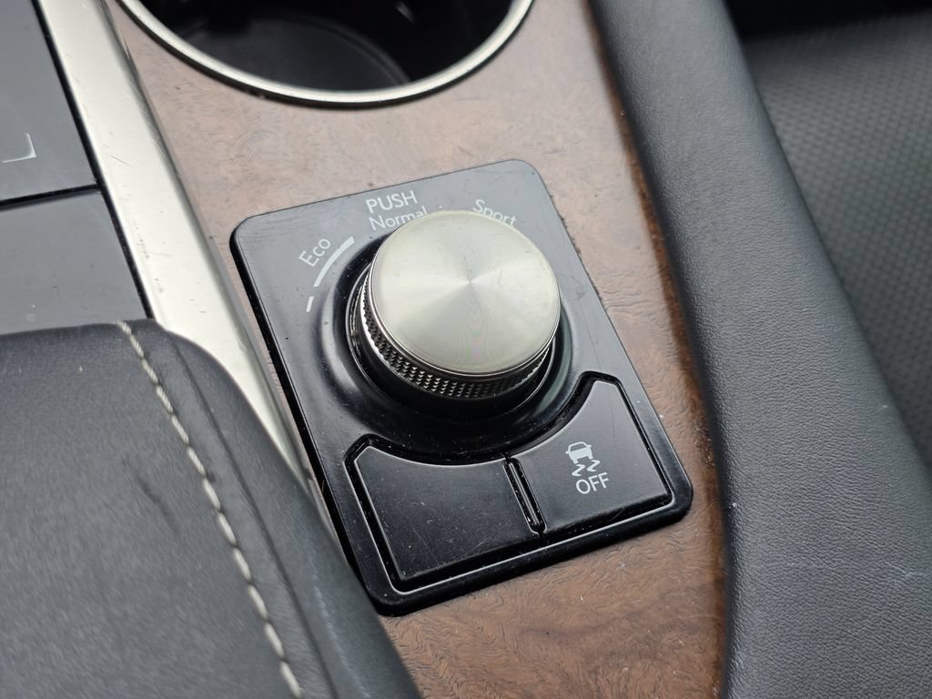 Used 2022 Lexus RX 350L FWD w/ Premium Package image 26