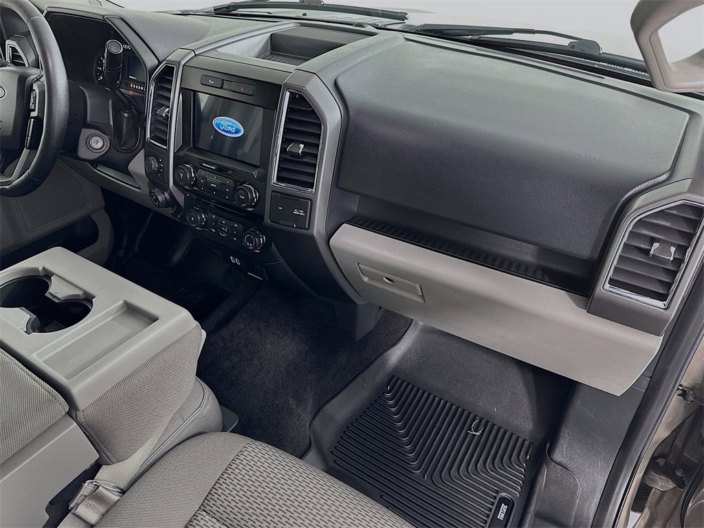 Used 2016 Ford F150 XLT w/ Equipment Group 302A Luxury image 27