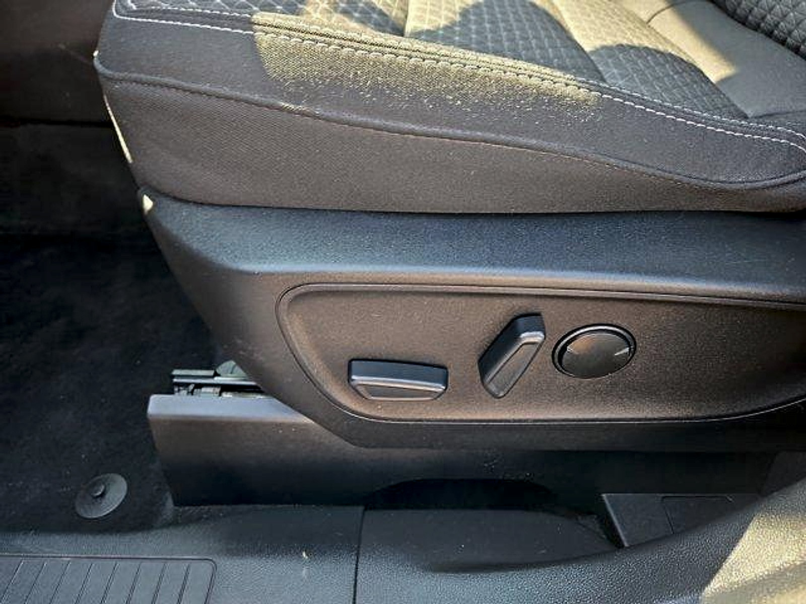 Certified 2023 Ford Escape Active AWD/4WD image 12