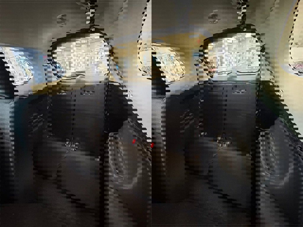 Used 2020 Mitsubishi Outlander ES image 36