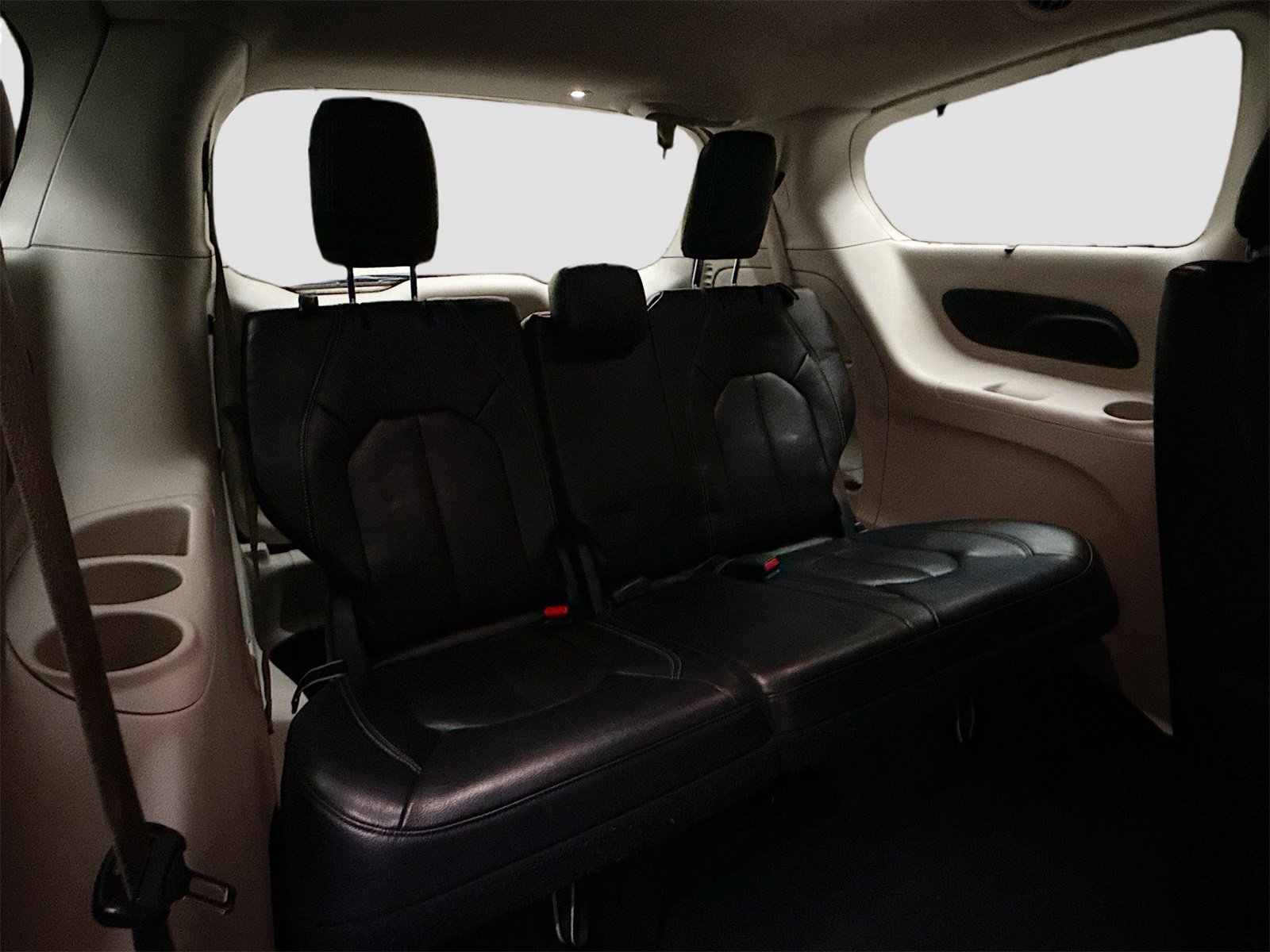 Used 2022 Chrysler Pacifica Touring-L image 25