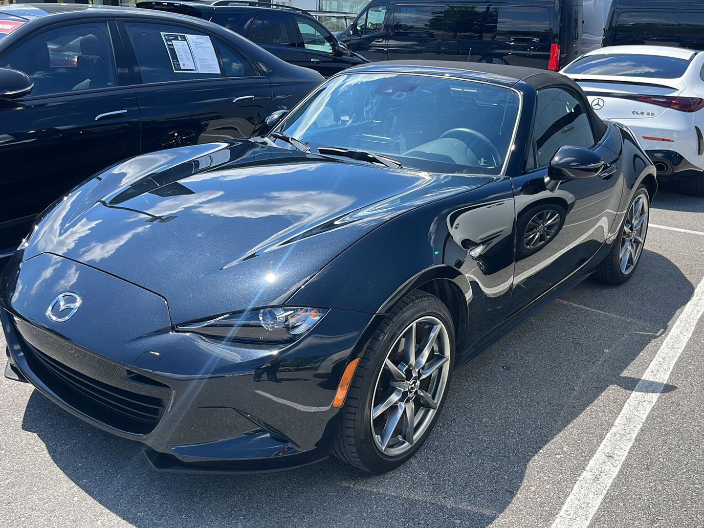 Used 2022 MAZDA MX-5 Miata Grand Touring w/ Weather Package RWD image 3