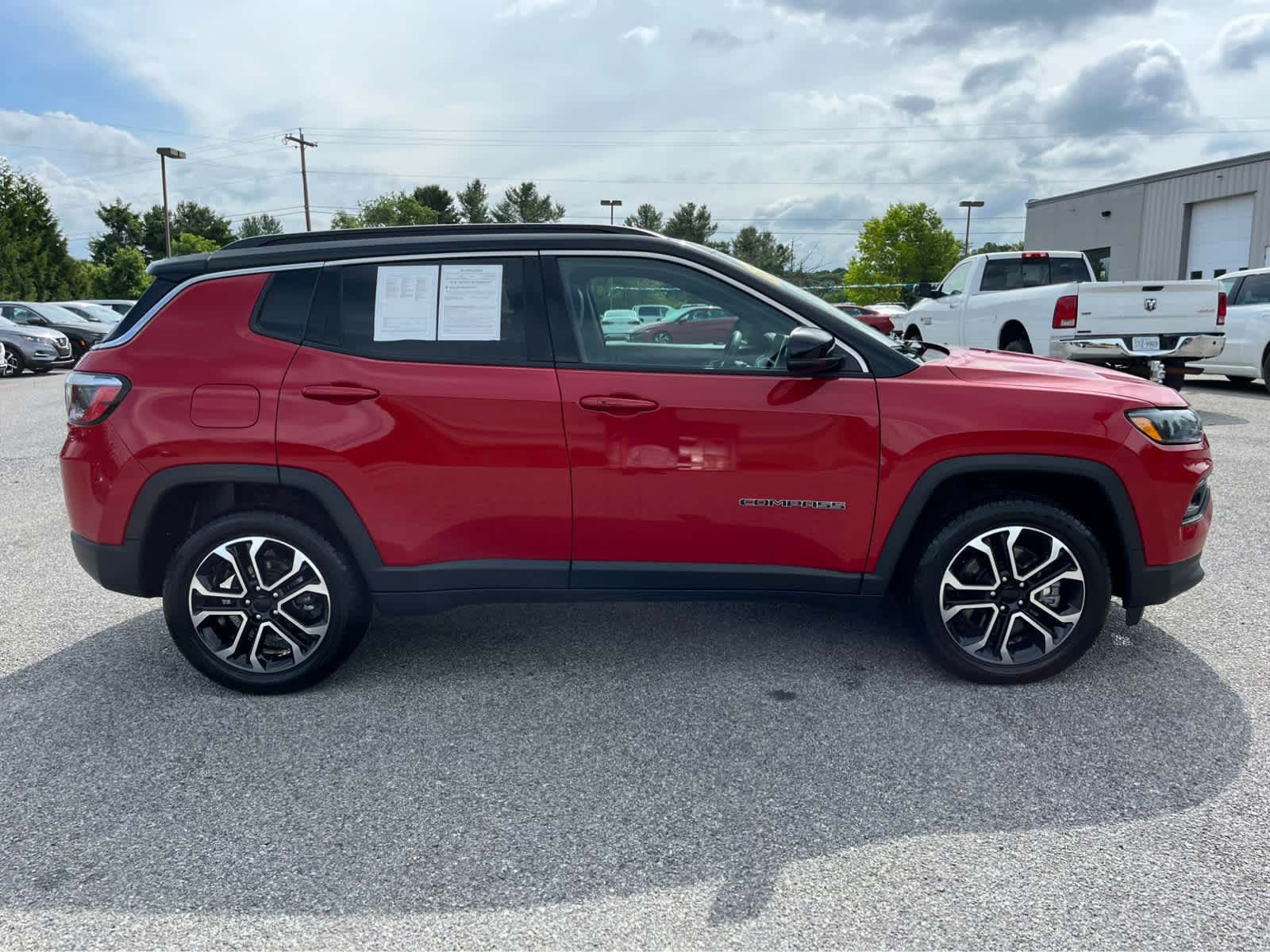 Used 2024 Jeep Compass Limited AWD/4WD image 2