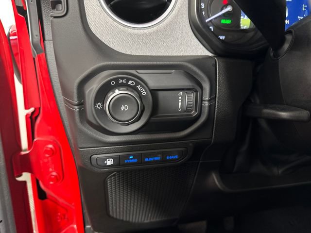 Used 2024 Jeep Wrangler Unlimited Sahara image 19