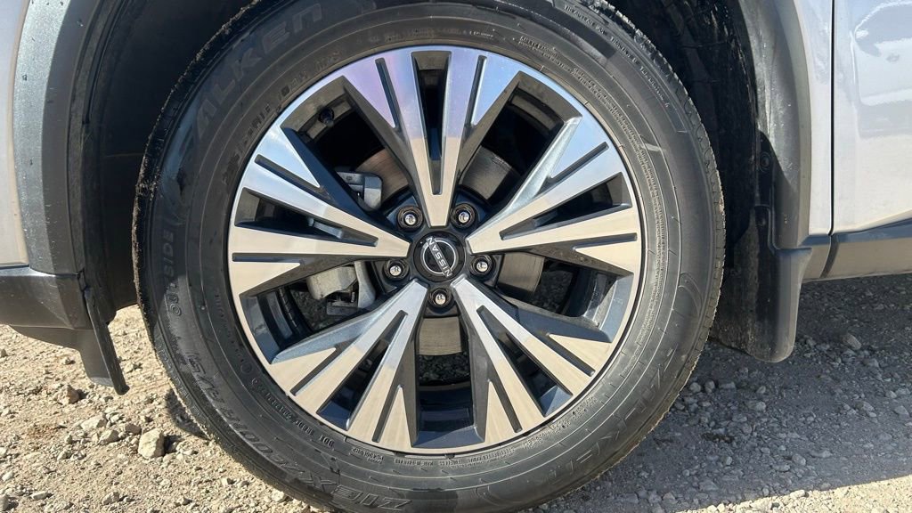 Used 2023 Nissan Rogue SV image 15