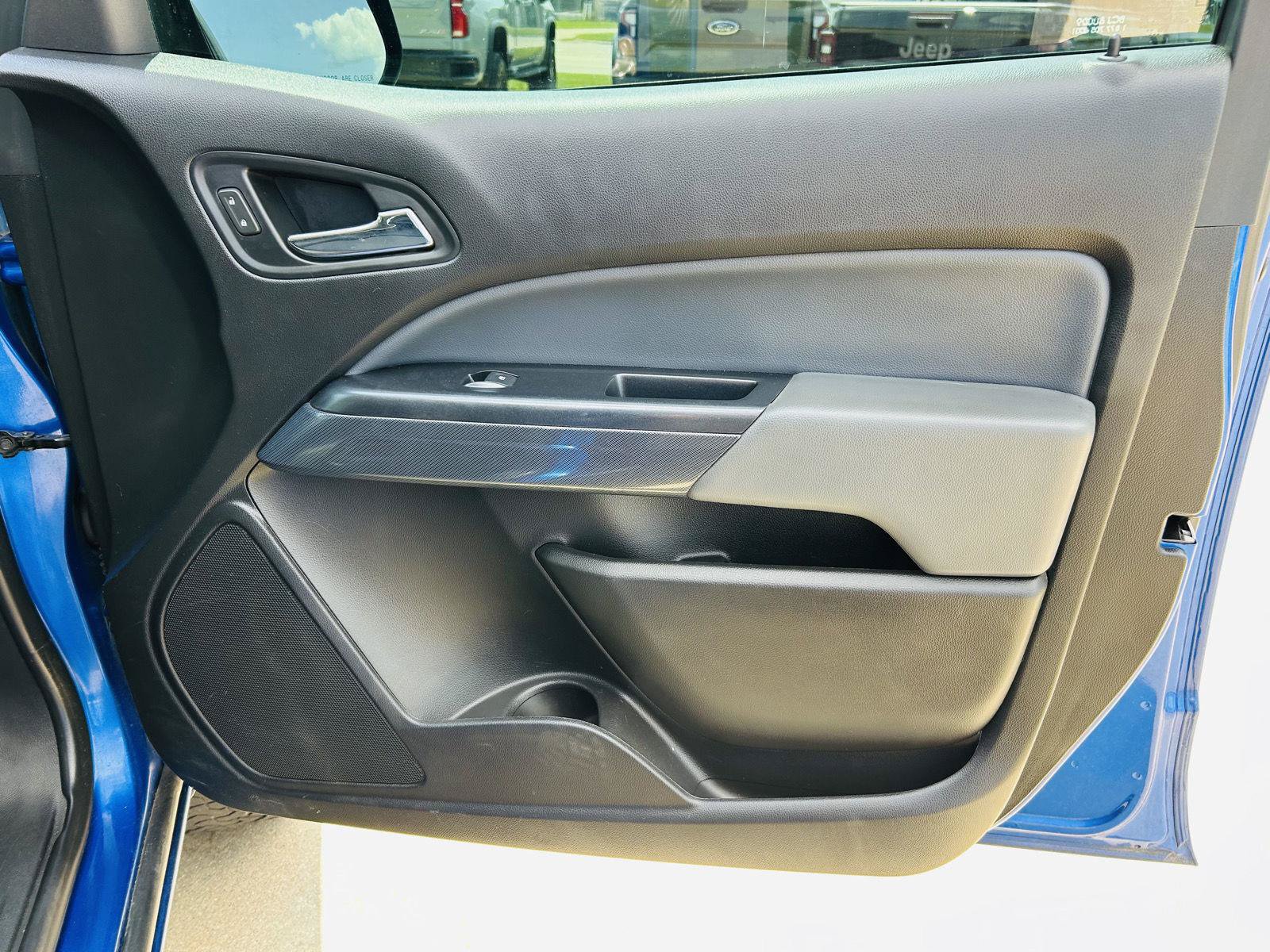 Used 2020 Chevrolet Colorado Z71 AWD/4WD image 28