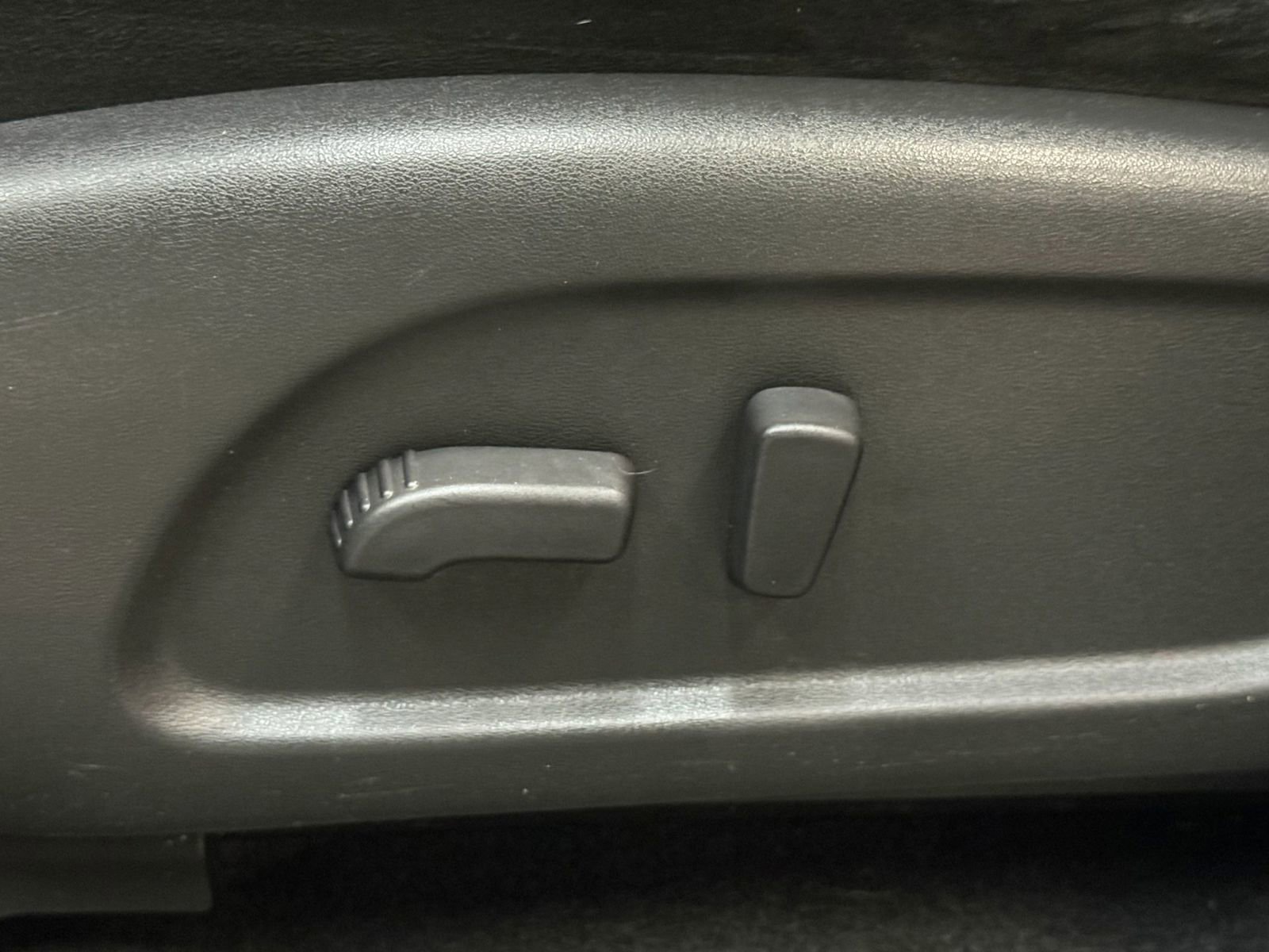 Used 2014 Nissan Pathfinder SV FWD image 28