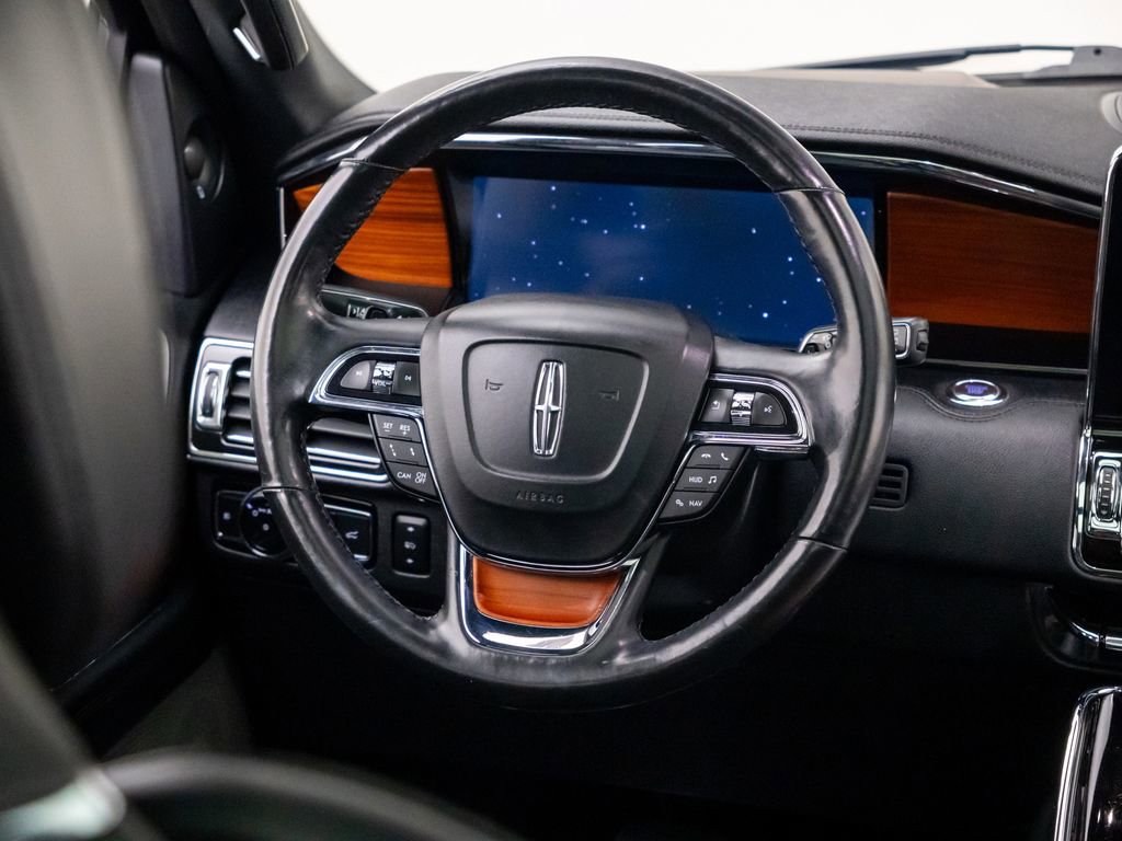 Used 2019 Lincoln Navigator Reserve AWD/4WD image 11