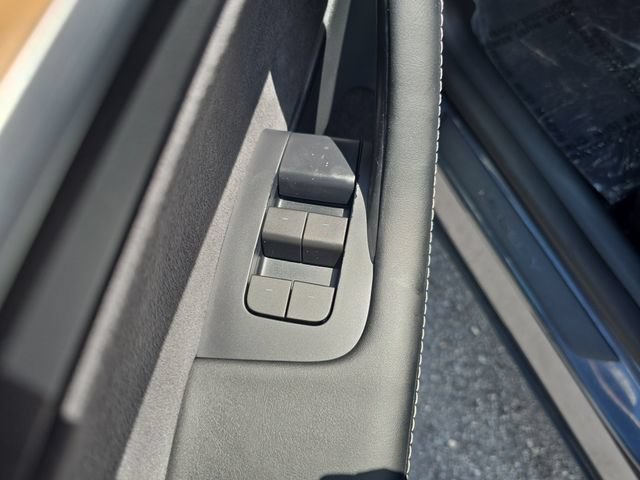 Used 2023 Tesla Model Y Long Range AWD/4WD image 16