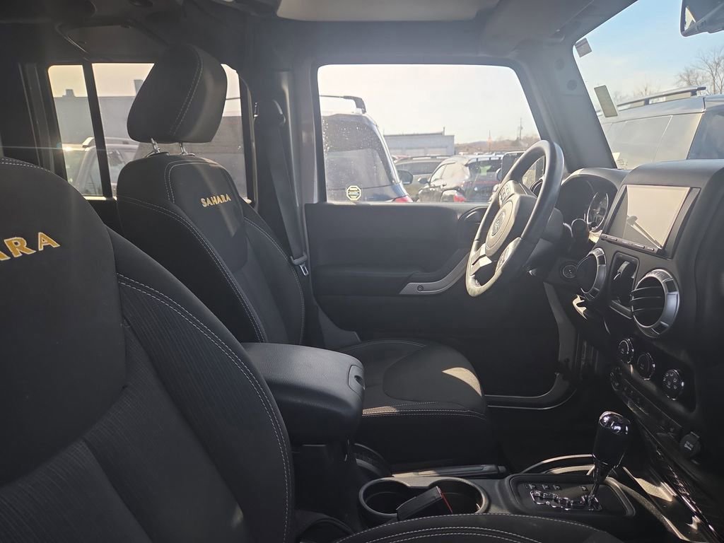 Used 2015 Jeep Wrangler Unlimited Sahara w/ Dual Top Group image 11