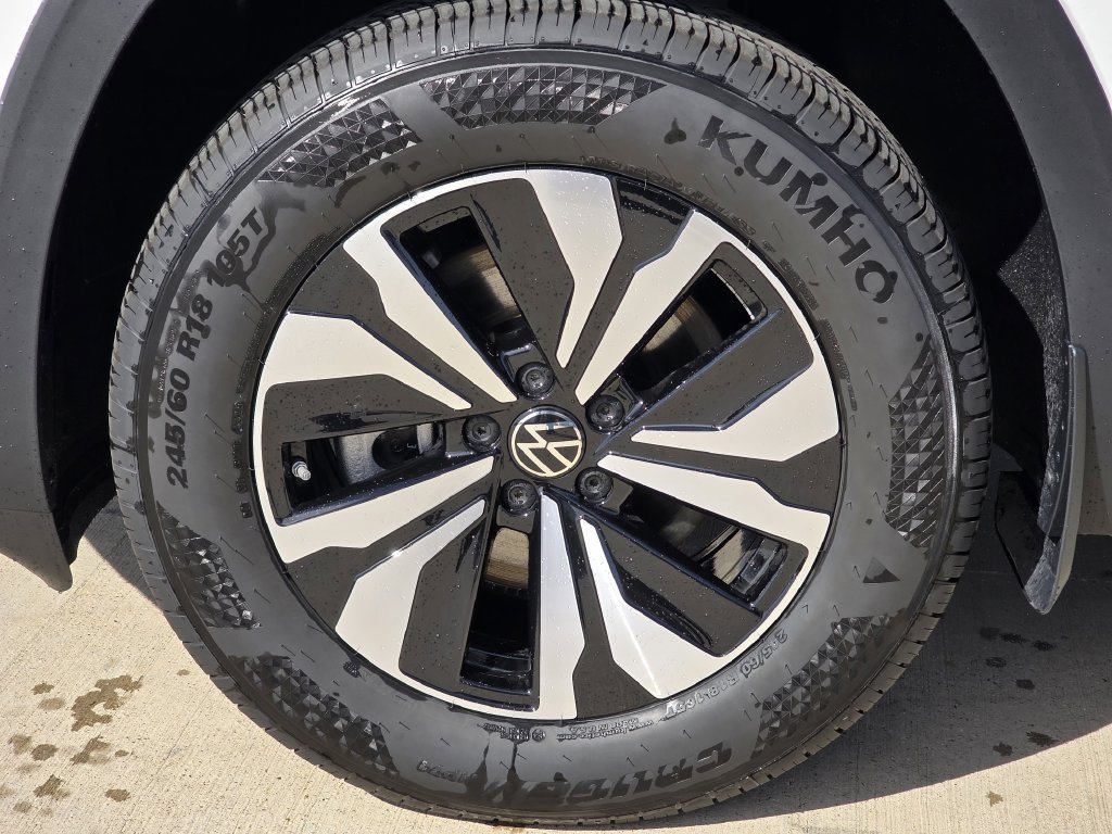 New 2026 Volkswagen Atlas SE FWD image 9