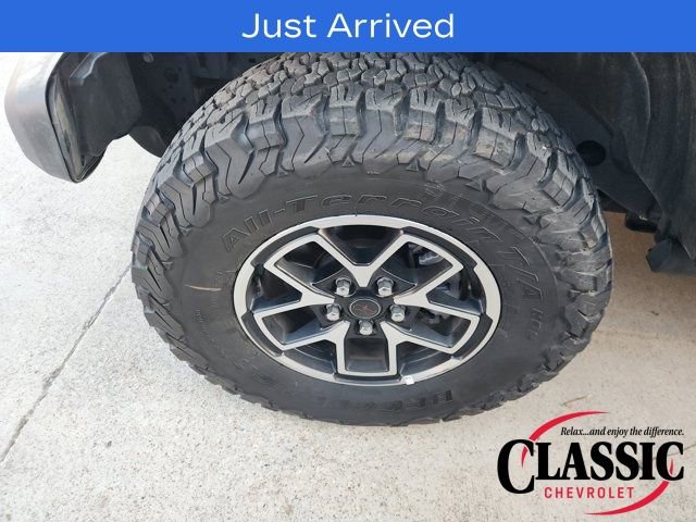 Used 2025 Jeep Wrangler Unlimited Rubicon image 15