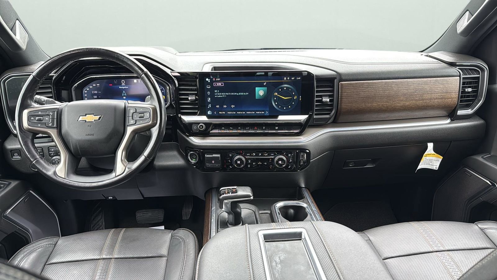 Used 2022 Chevrolet Silverado 1500 High Country w/ Technology Package image 22