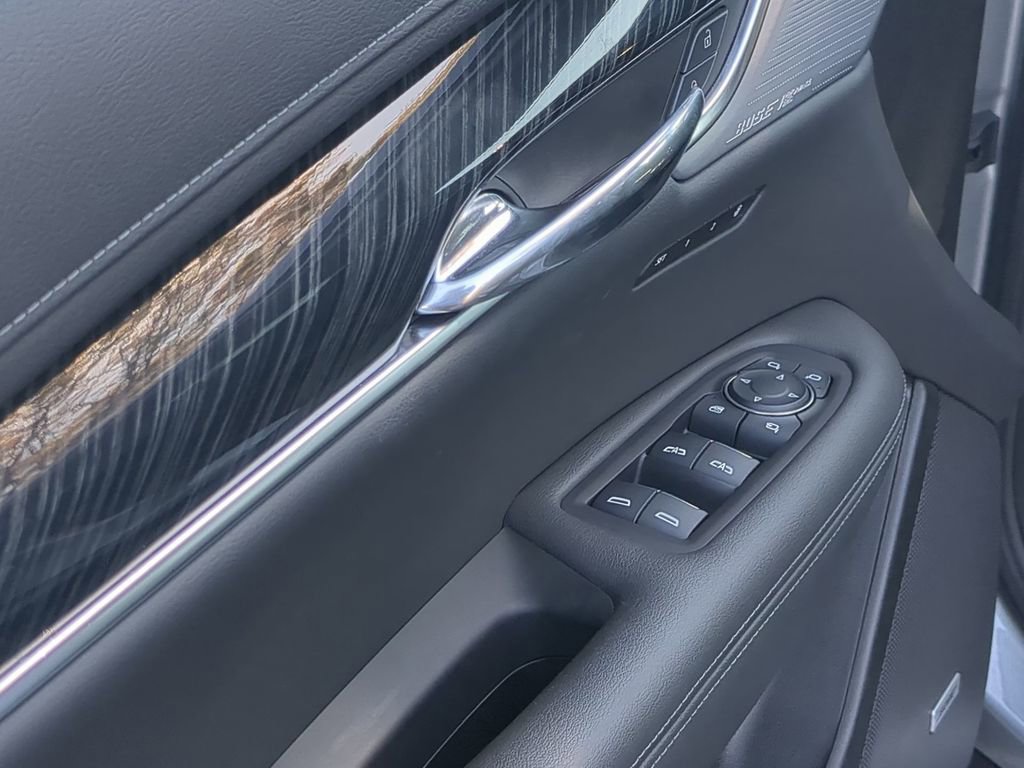 Used 2025 Cadillac XT6 Premium Luxury image 24