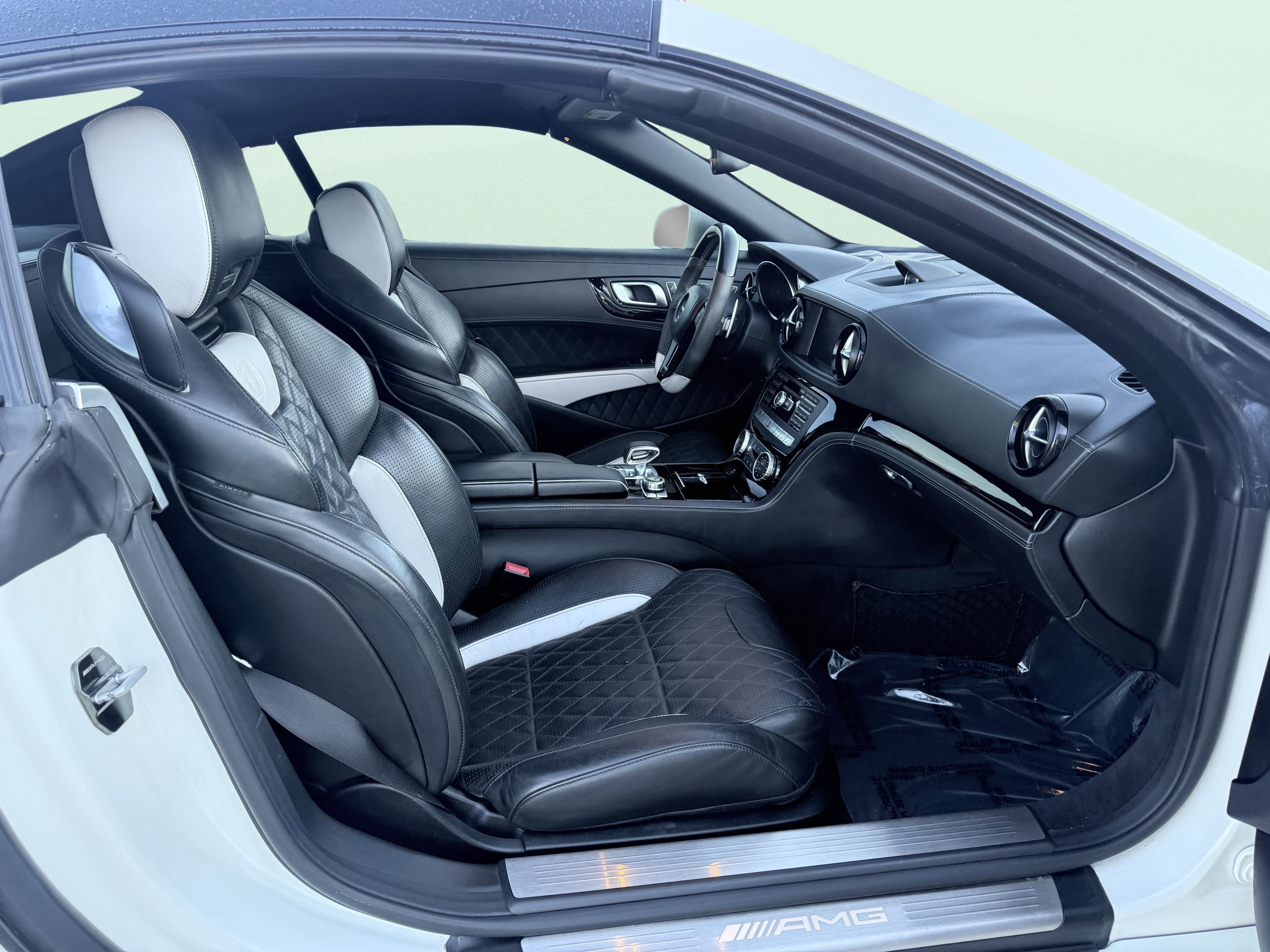 Used 2015 Mercedes-Benz SL 63 AMG image 26