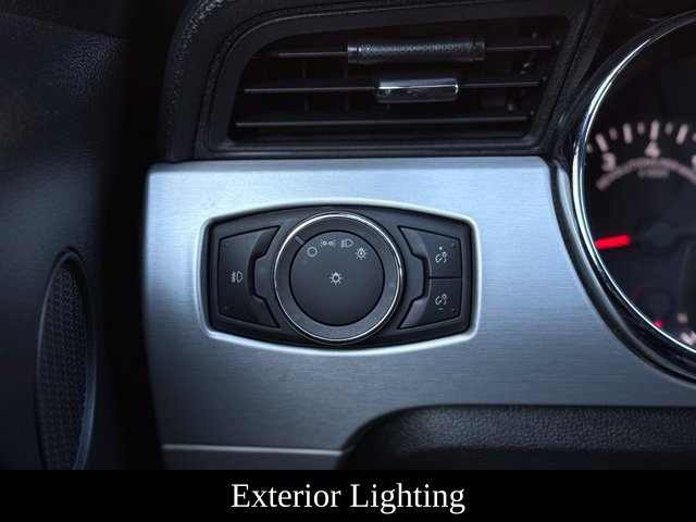 Used 2017 Ford Mustang GT Premium RWD image 29
