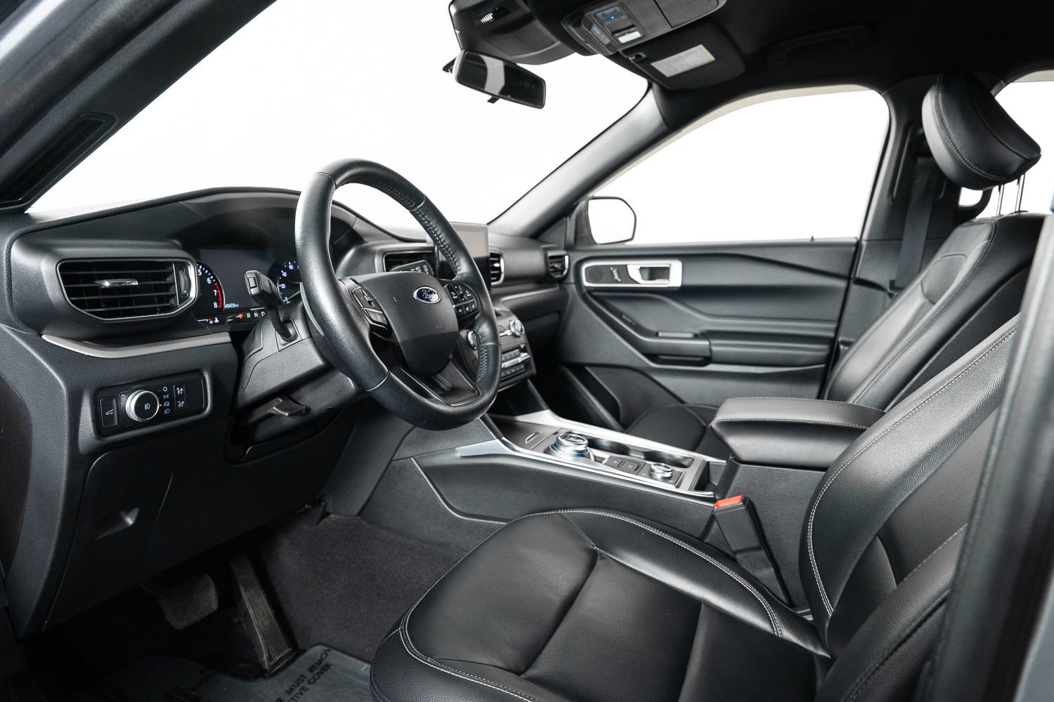 Used 2020 Ford Explorer XLT w/ Equipment Group 202A image 13