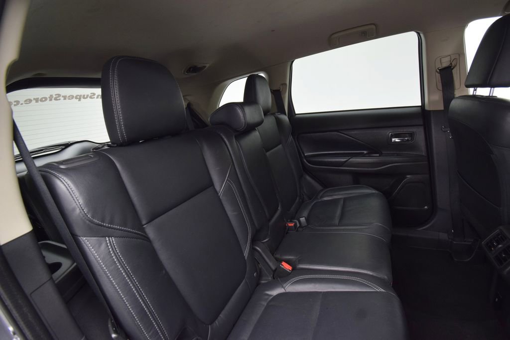 Used 2020 Mitsubishi Outlander SE image 21