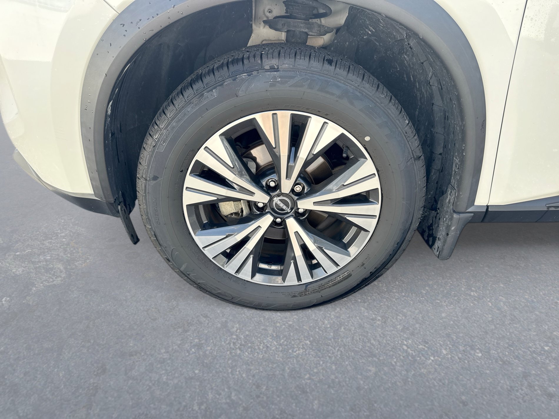 Used 2023 Nissan Rogue SV FWD image 11