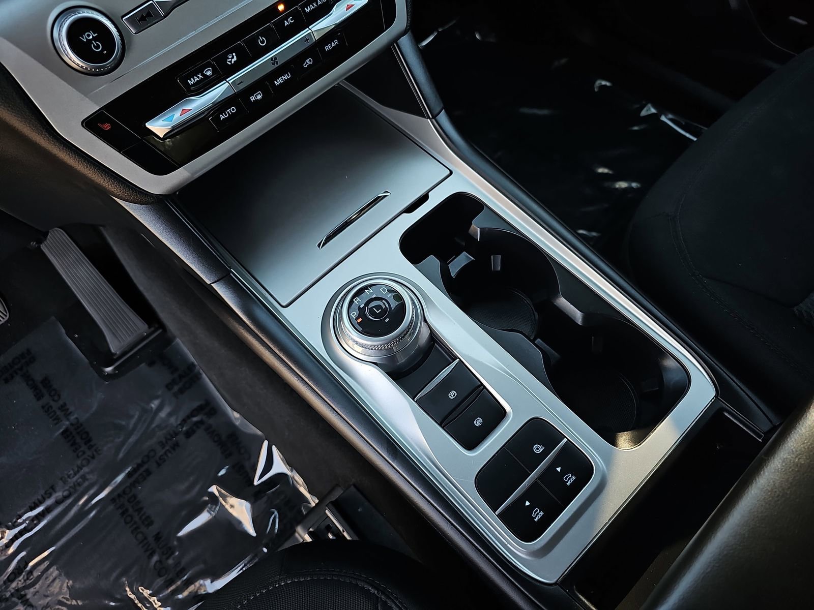 Used 2023 Ford Explorer XLT image 28