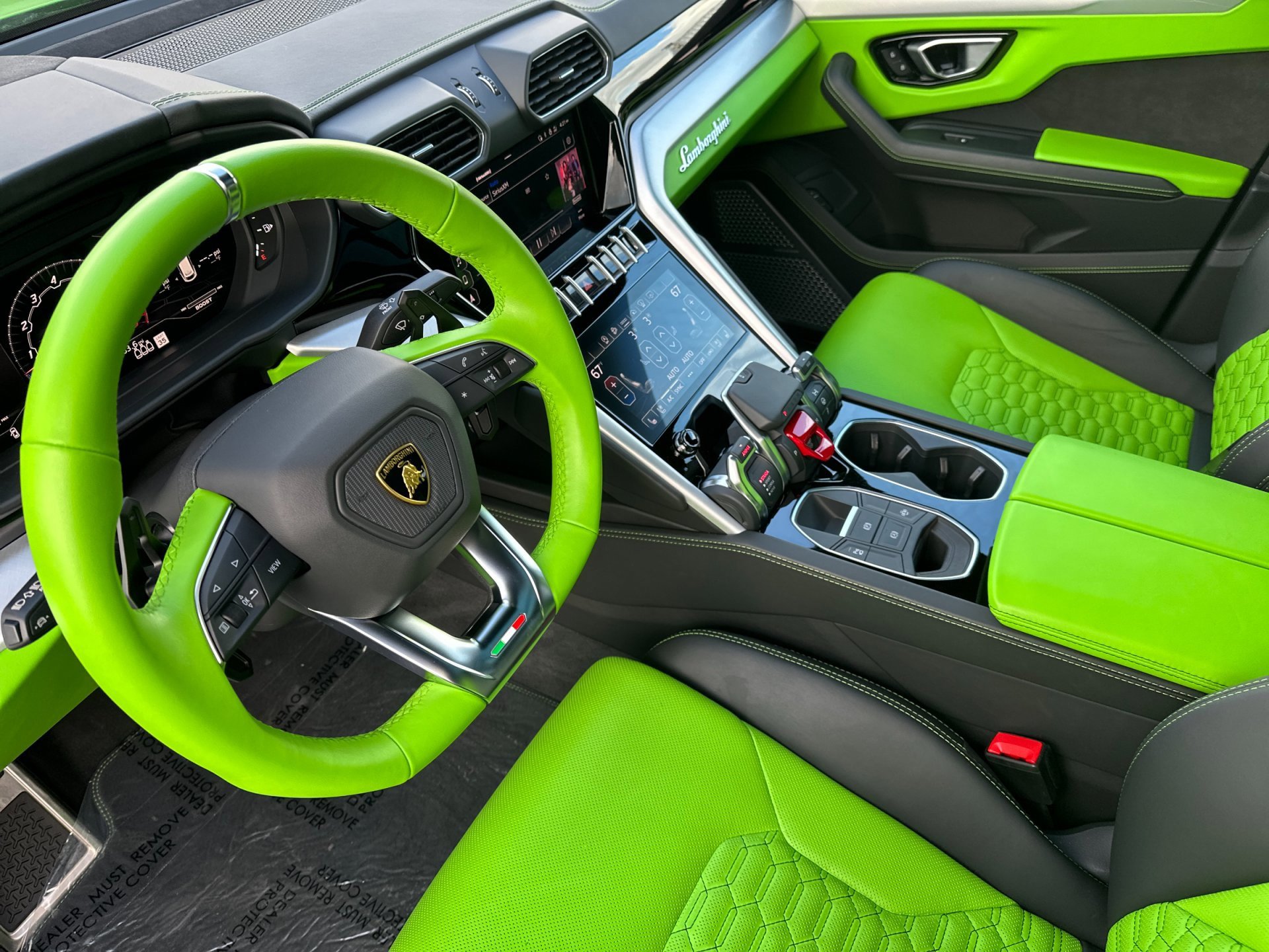 Used 2022 Lamborghini Urus image 14