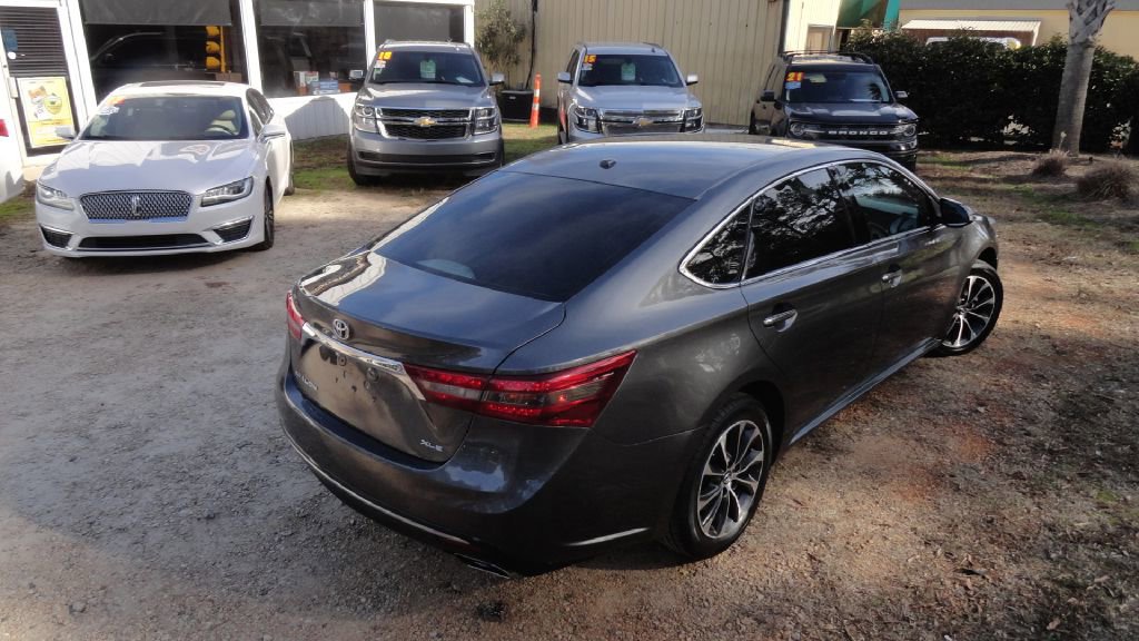 Used 2018 Toyota Avalon XLE image 7