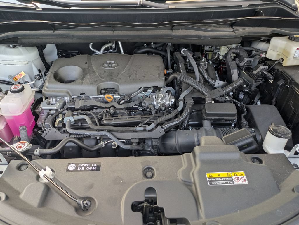 Used 2025 Toyota Sienna Platinum FWD image 10