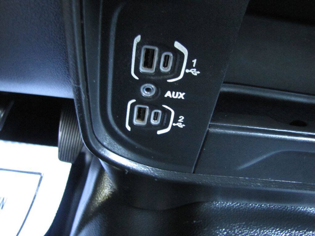 Used 2022 RAM 3500 Tradesman w/ Chrome Appearance Group AWD/4WD image 45