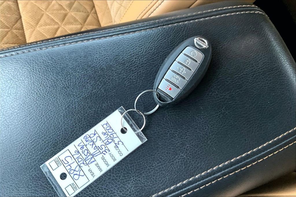 Used 2016 Nissan Maxima SR image 33