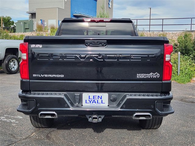 Used 2023 Chevrolet Silverado 1500 High Country w/ Technology Package image 12