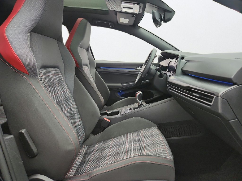 Used 2022 Volkswagen GTI SE FWD image 28