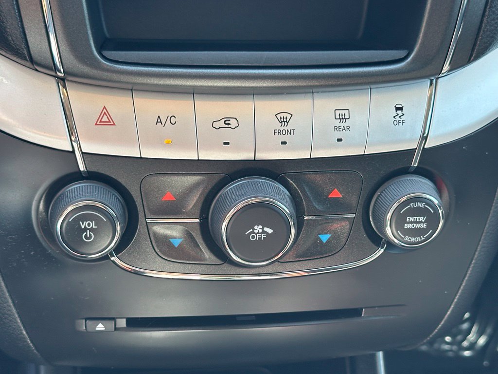Used 2020 Dodge Journey SE FWD image 26