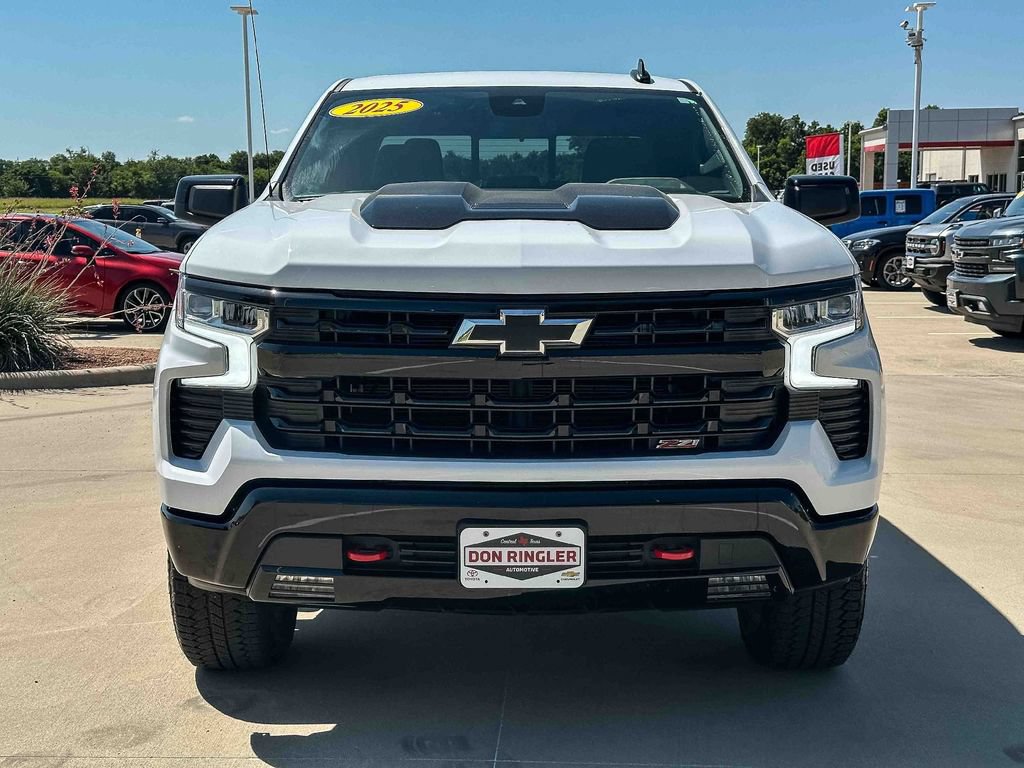 Used 2025 Chevrolet Silverado 1500 LT Trail Boss w/ Convenience Package II AWD/4WD image 8
