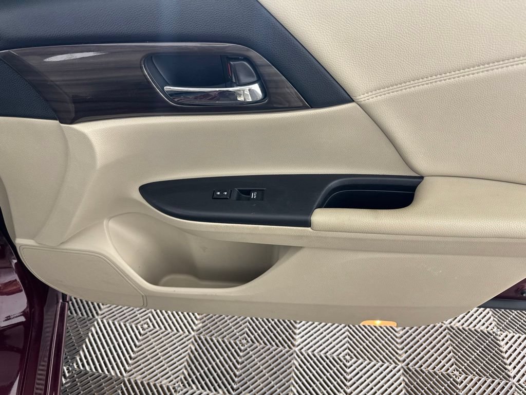Used 2017 Honda Accord EX-L image 21