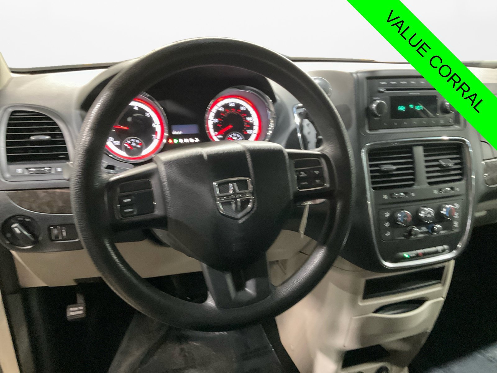 Used 2011 Dodge Grand Caravan Express FWD image 12